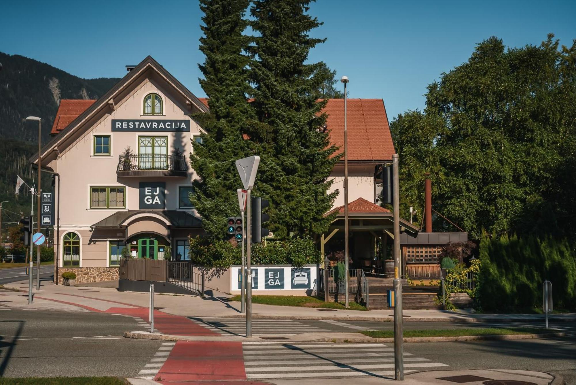 Guest House Ejga Jesenice Exterior foto